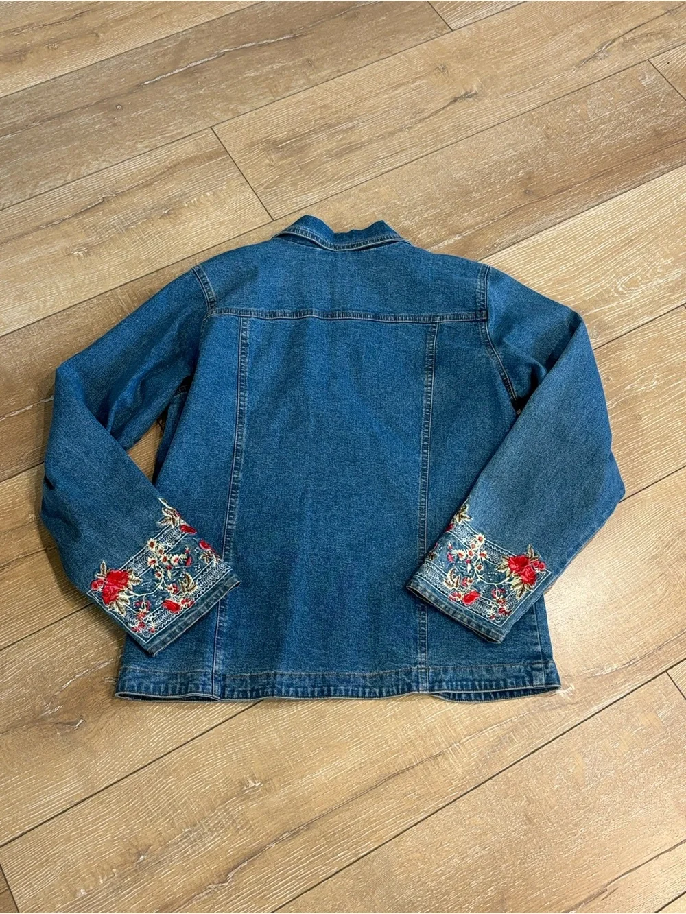 Denim & Co Floral Embroidered Denim Jacket & Pants Set Size Small 2 Pc